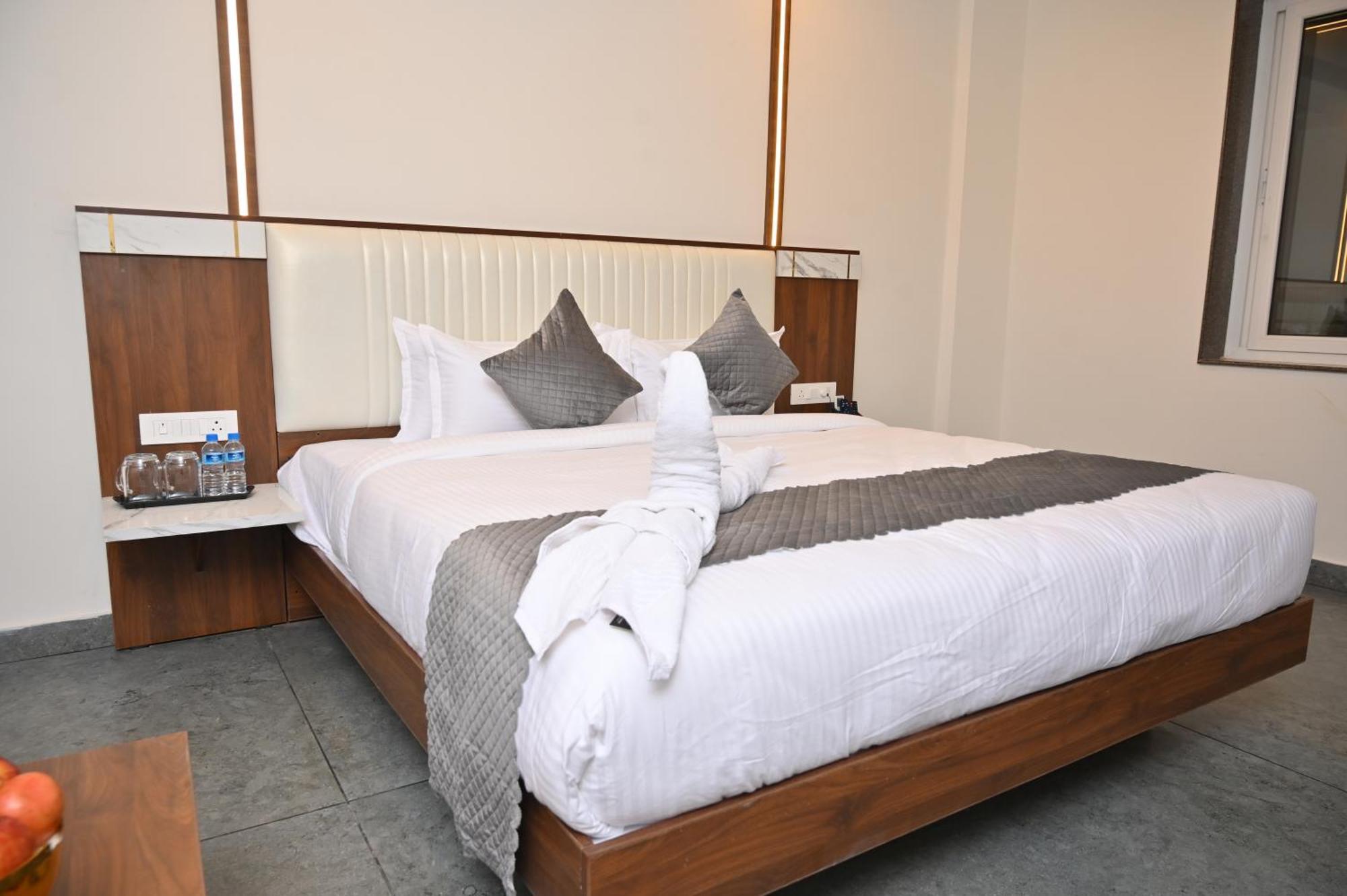 Hotel Shri Devi Comforts Inn Bhatkal Экстерьер фото