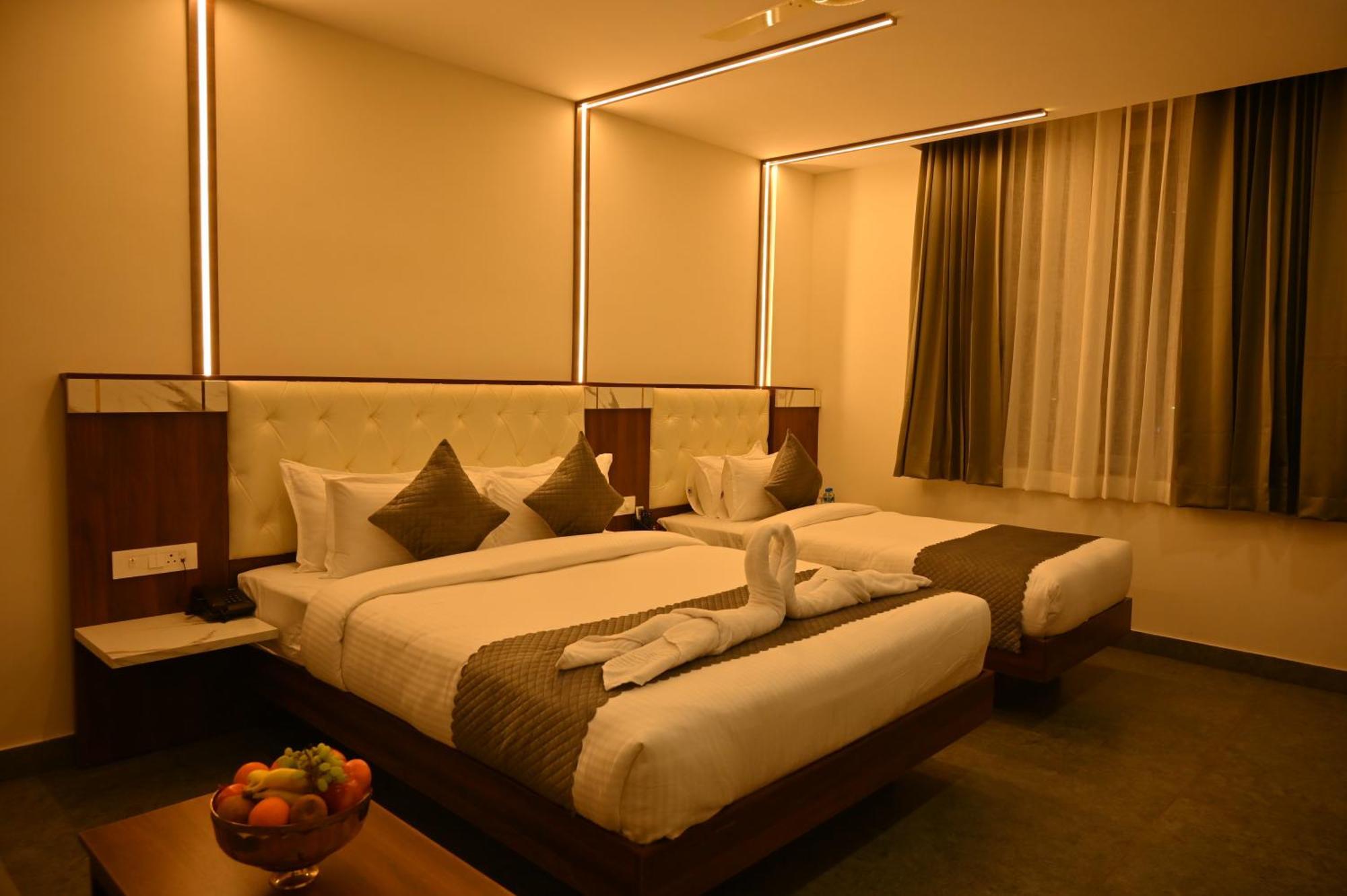 Hotel Shri Devi Comforts Inn Bhatkal Экстерьер фото