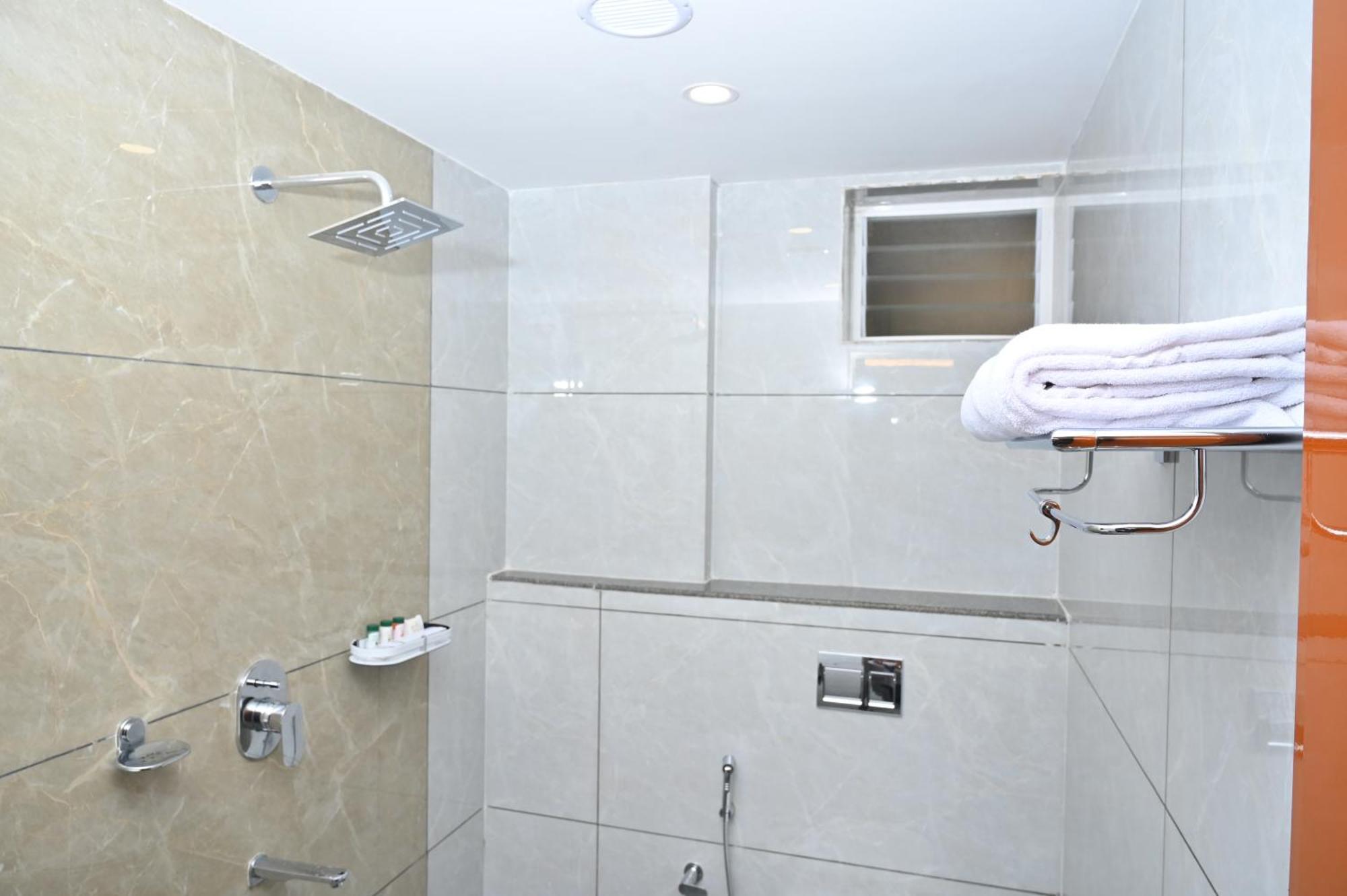 Hotel Shri Devi Comforts Inn Bhatkal Экстерьер фото