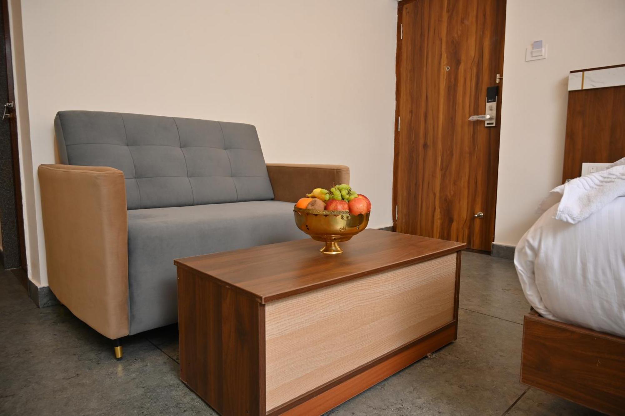 Hotel Shri Devi Comforts Inn Bhatkal Экстерьер фото