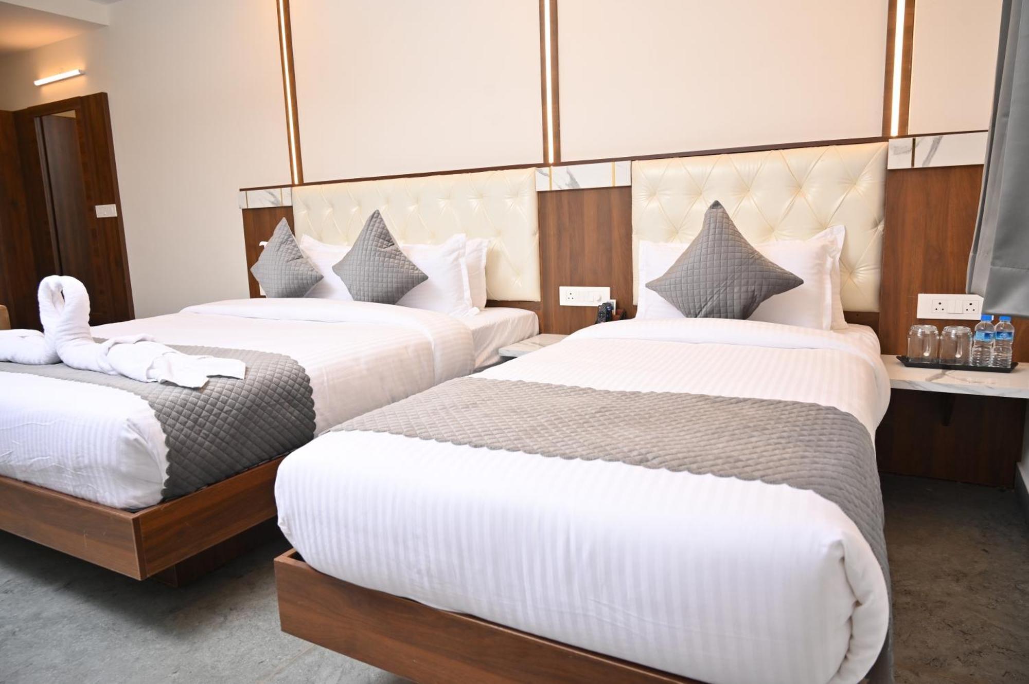 Hotel Shri Devi Comforts Inn Bhatkal Экстерьер фото