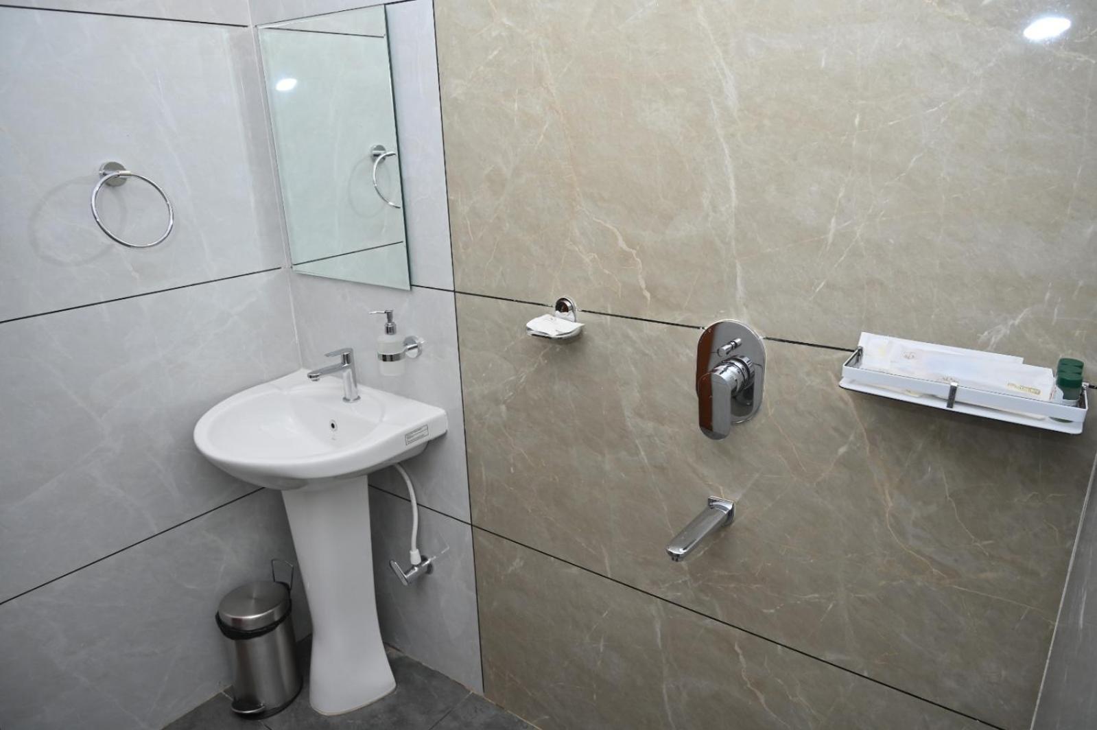 Hotel Shri Devi Comforts Inn Bhatkal Экстерьер фото