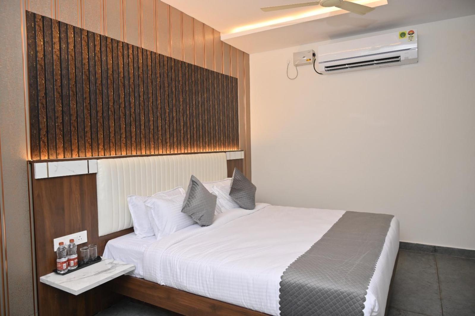 Hotel Shri Devi Comforts Inn Bhatkal Экстерьер фото